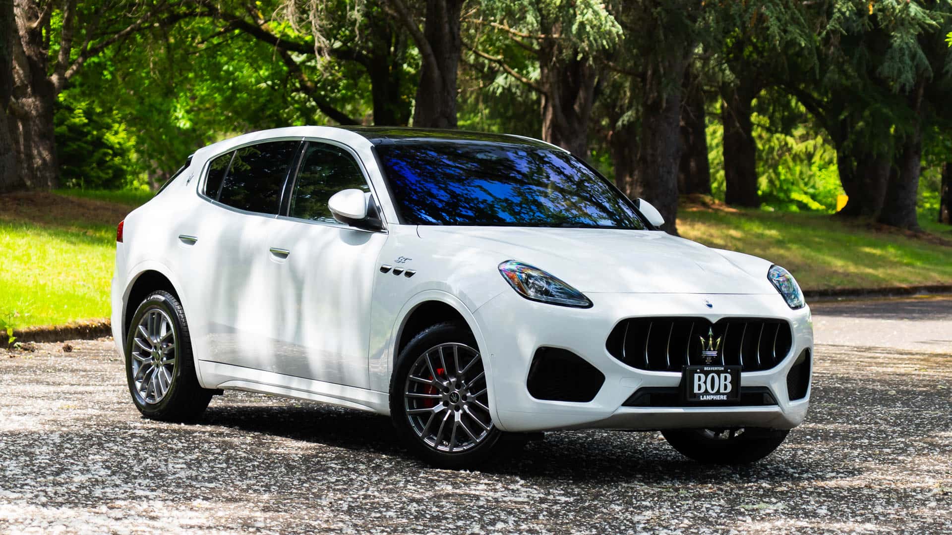white maserati gt