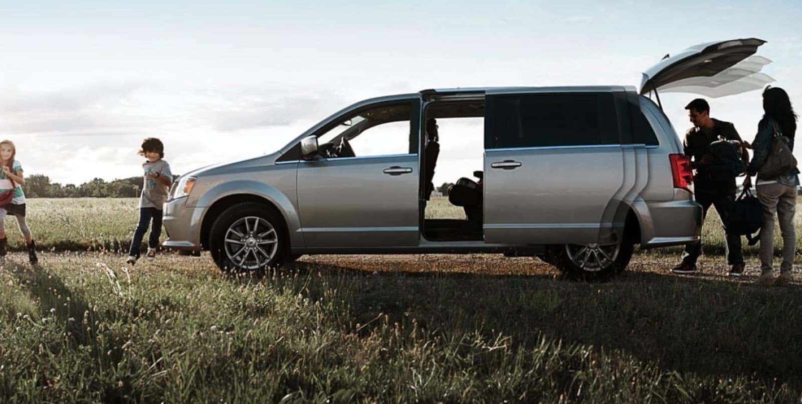 Dodge caravan best sale minivan 2019