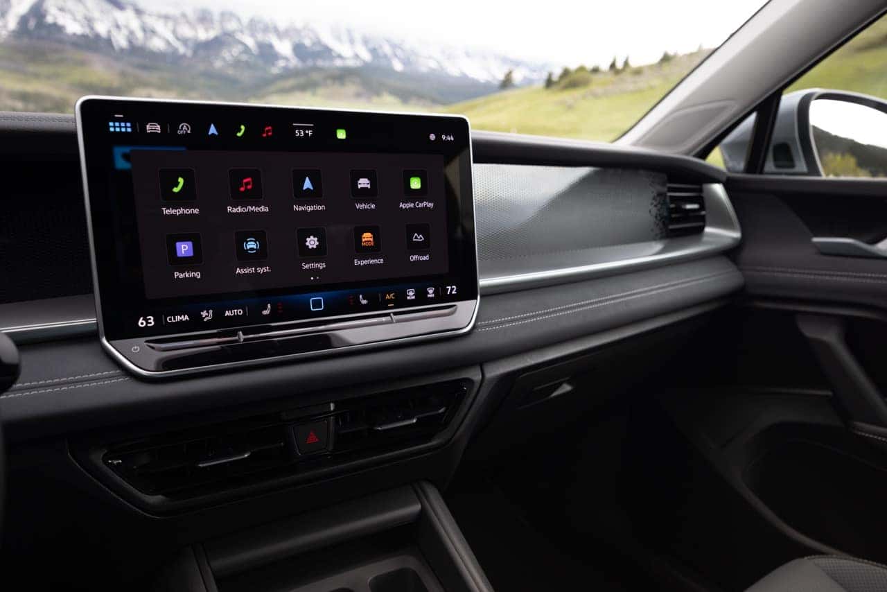 All-New 2025 Volkswagen Tiguan Specs + SEL R-Line Turbo Preview TECHNOLOGY &<br>CONNECTIVITY