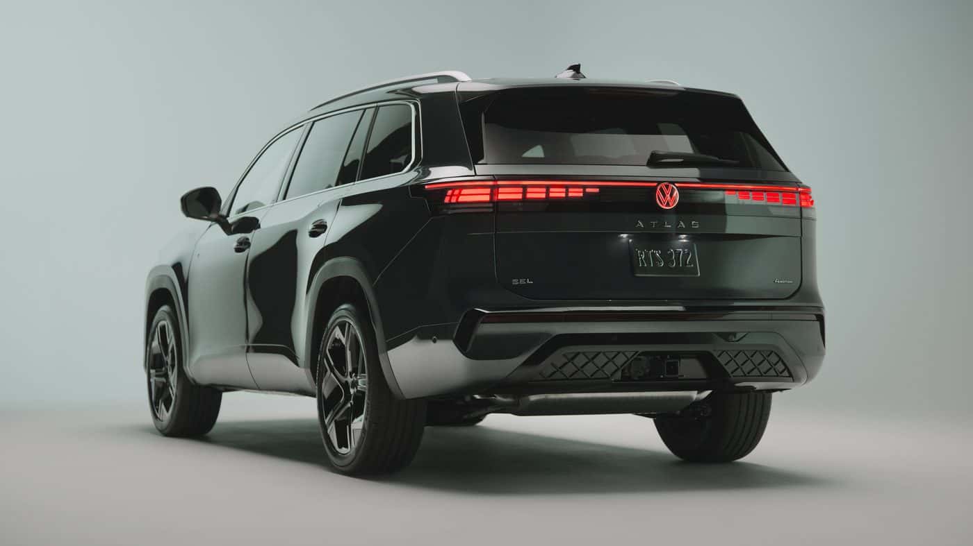 2027 Volkswagen Atlas R-Line rear with slim LED taillight bar