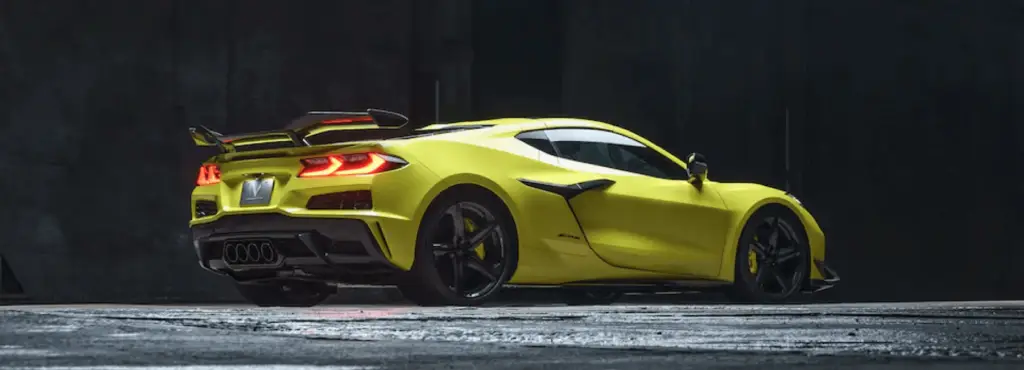 2023 corbeta z06 amarillo