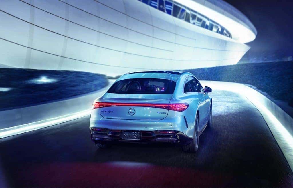 2022 Mercedes-Benz EQS vs Porsche Taycan