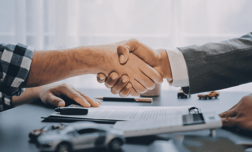 Vehicle-Trade-In-vs-Selling-Private