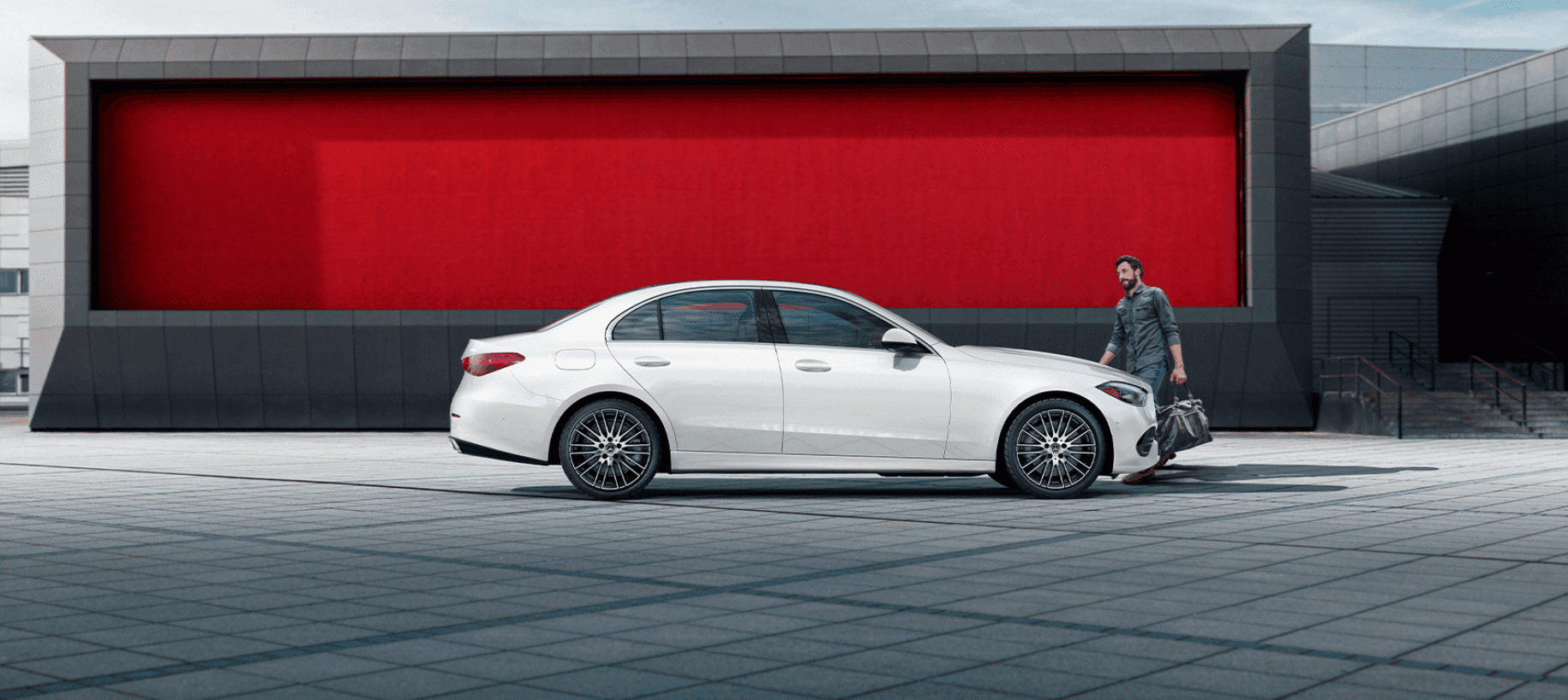 Commuter Mercedes-Benz C-Class to Miami, FL