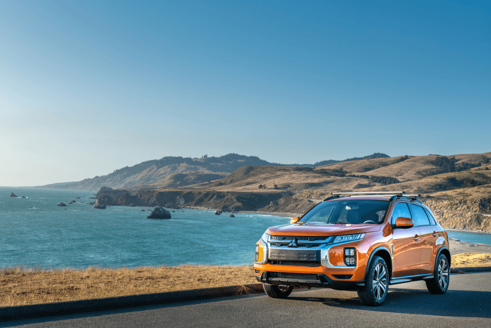 Sunshine Orange Metallic Mitsubishi Outlander Sport 2.0 2024