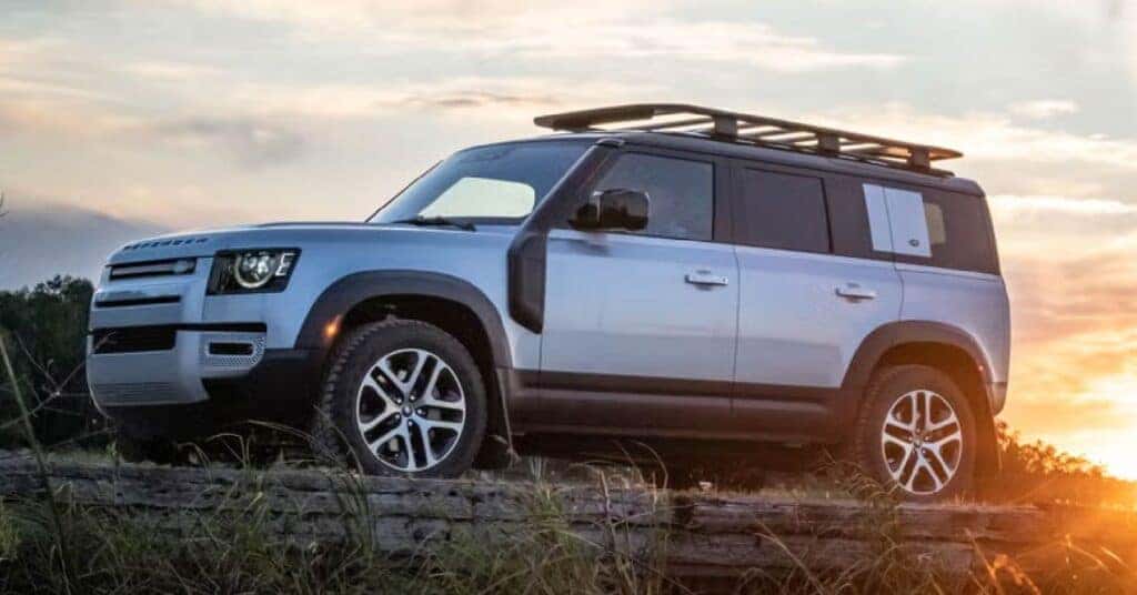 Certified Pre-Owned 2022 Defender 110 SE AWD