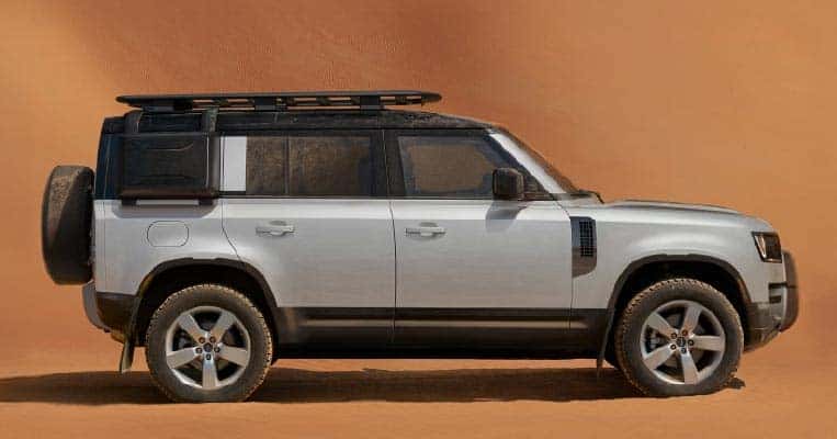 Courtesy Vehicle 2025 Defender 110 S