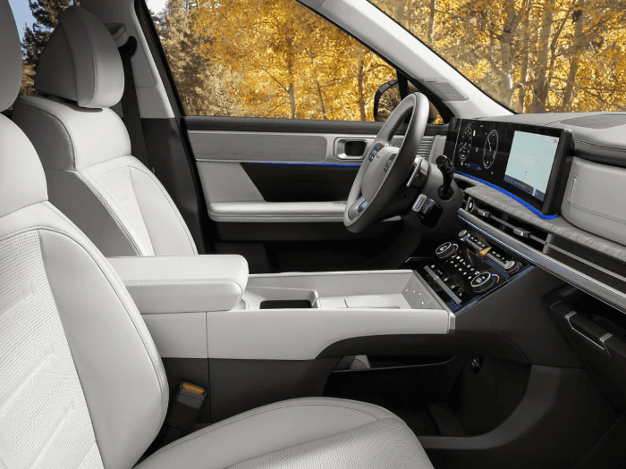 2025 Hyundai Santa Fe PHEV Interior