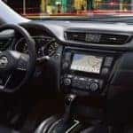 2019 Nissan Rogue Interior front seat dimensions and technology