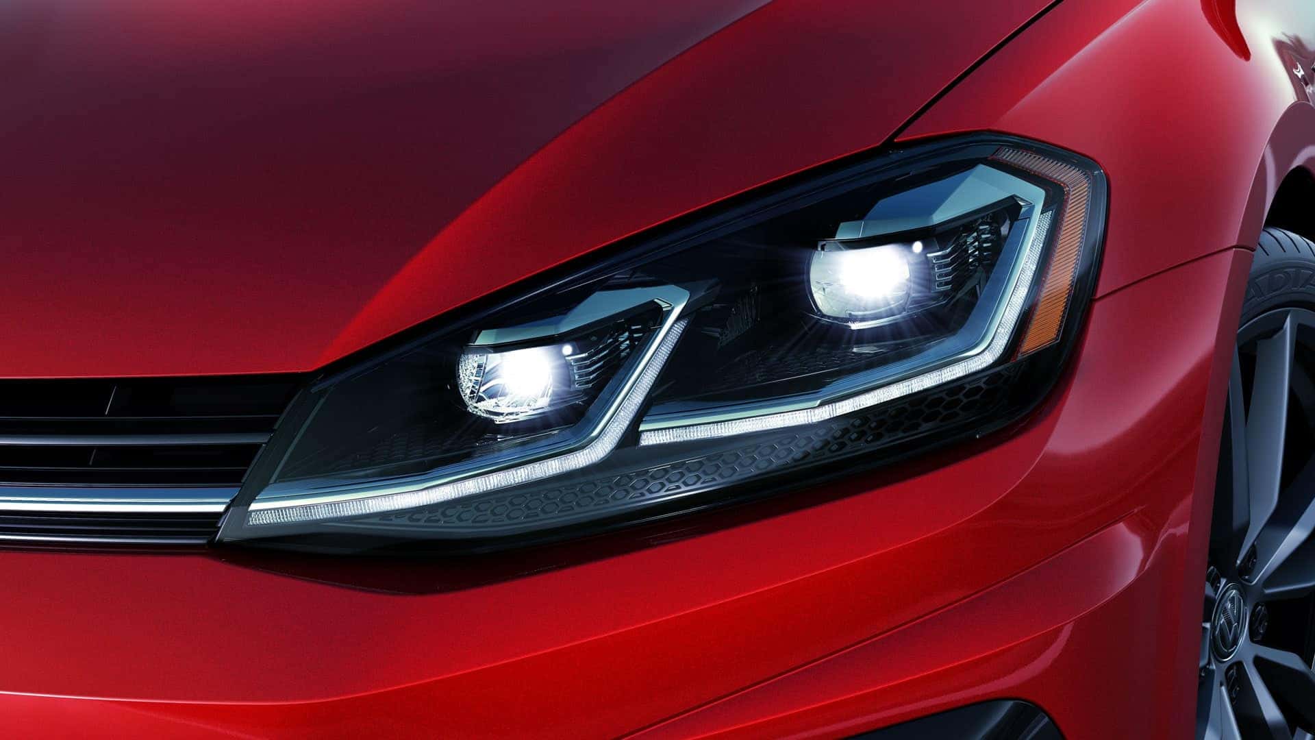 2019 VW Golf R LED headlights